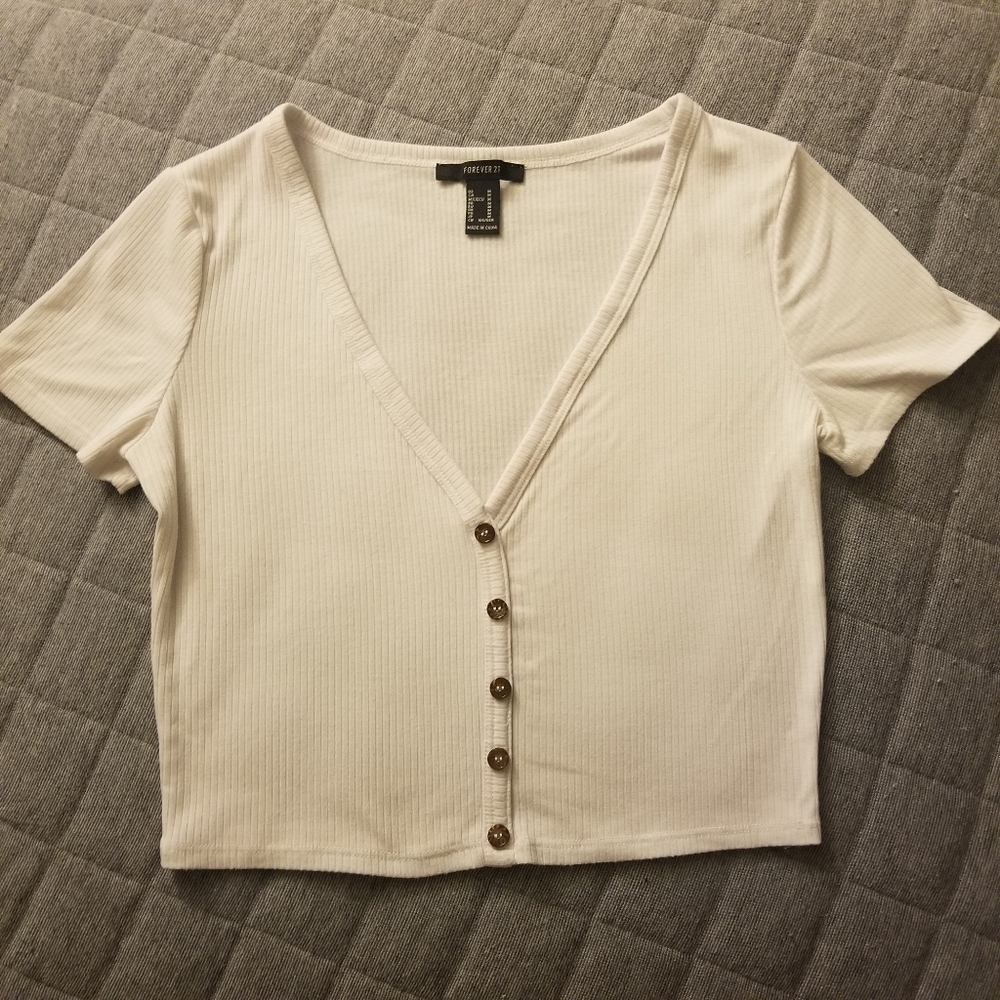 Forever 21 Ribbed V Neck White Button Crop Top Women's Shirt EUC